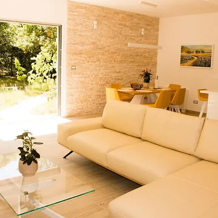 Rosemary Park Villa *